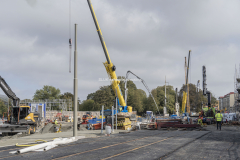 En tillfällig väg byggs mellan Hagakyrkan och Smyrnakyrkan, eftersom passagen mellan Hagakyrkan och tunneln stängs i oktober.