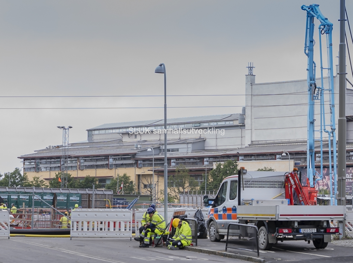 Vid Operan tar några vakter paus