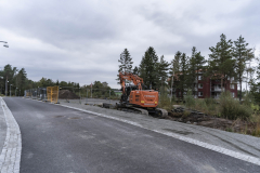 Ett nytt bostadsområde, Hossaberget växer upp, med totalt 240 bostäder. Tre byggföretag arbetar tillsammans, Partillebo, Stugor och Veidekke.