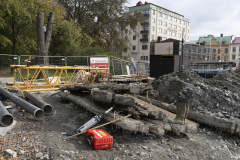 Här har någon lämnat sina redskap och stövlar.