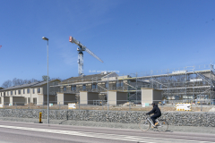 Radhus utmed vägen.