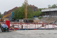 En vy från markplan på pågående jobb på Korsvägen.