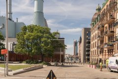 Vy mot Skeppsbron och Karlatornet syns i bakgrunden på Lindholmen.