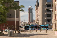 Vy mot Skeppsbron och Karlatornet syns i bakgrunden på Lindholmen.