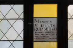 Till minne av biskop Johannes Rudbeckius, död 1646 i Västerås.
