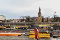 Här syns att marken är täckt mot Allégatan. Hagakyrkan tronar i bakgrunden.