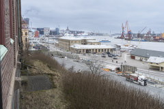 En glimt ner mot Packhusplatsen.