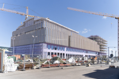 Bakom Grand Central byggs en annan fastighet, som antagligen blir kontor.