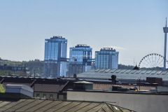 Man ser även mot Gothia Towers och mot Liseberg .