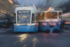 Två spårvagnar på Drottningtorget