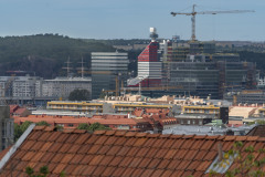 Läppstiftet och Platinum syns över takåsarna.