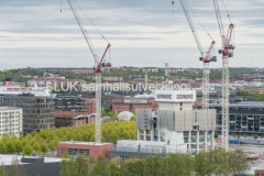 Det är nu högst oklart när den 245 meter höga skyskrapan kan stå färdig. Trots inbromsningen finns det fortfarande lägenheter till salu i fastigheten.
