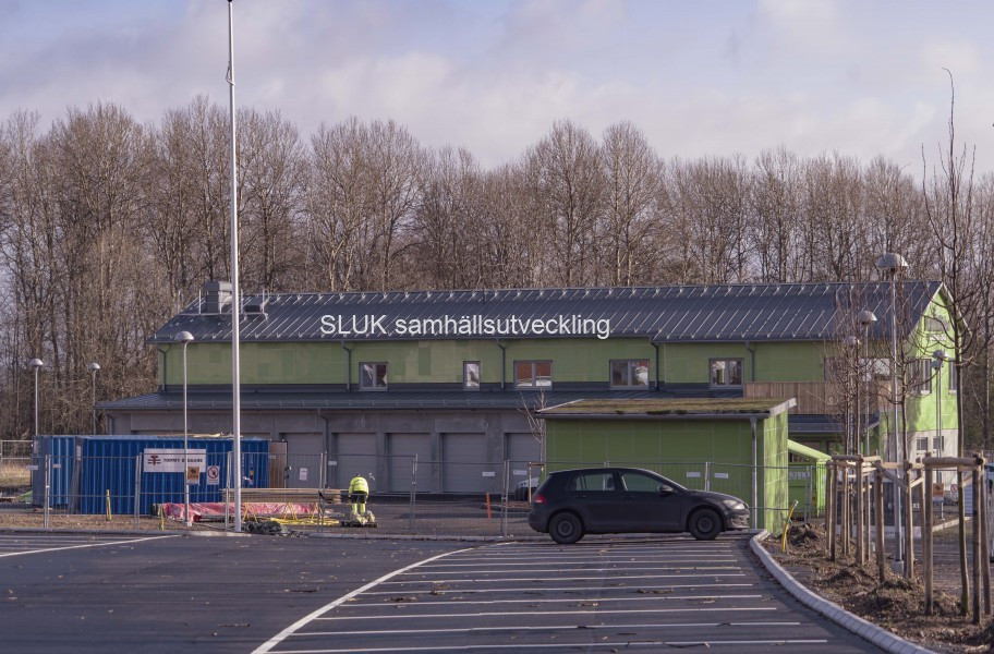 Partillebo bygger en fastighet i den igenkännliga gröna färgen.
