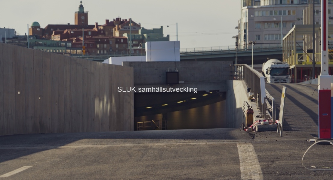 Här syns  den nästan klara Gullbergstunneln som öppnas för trafik i december.